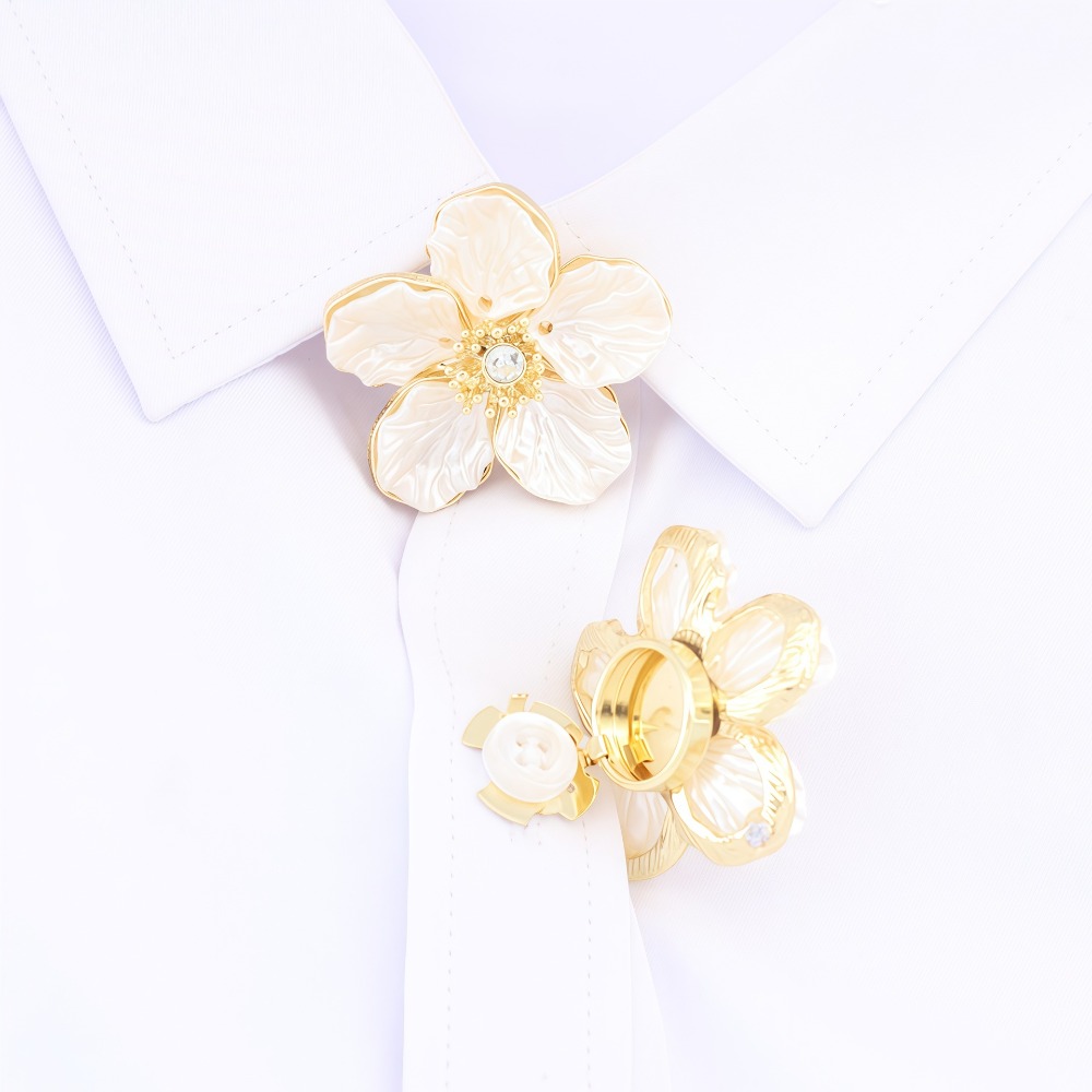 Women Formal Wear Shirts - Um Par de Abotoaduras Vintage com
