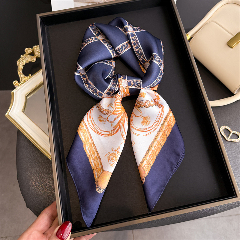 Lenço de Seda Quadrado Azul Cl - Scarf Silk Neck avaliação e preço