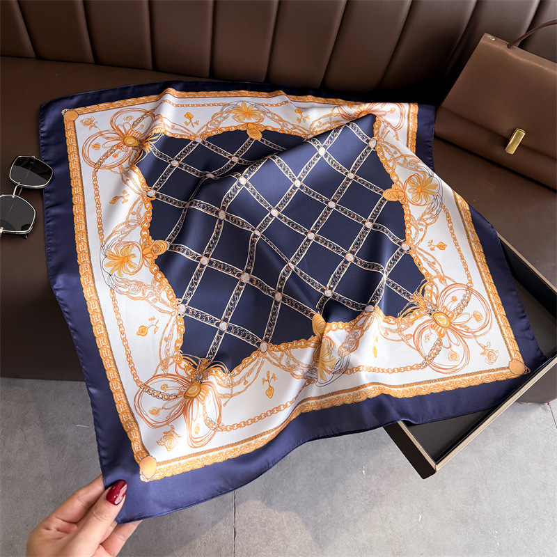 Lenço de Seda Quadrado Azul Cl - Scarf Silk Neck avaliação e preço