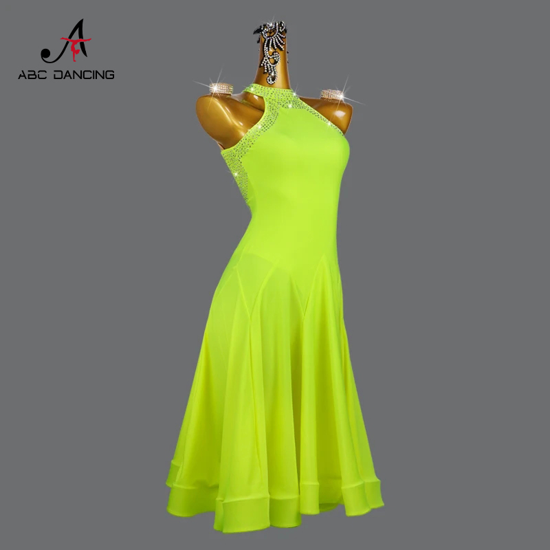 Novo Vestido de Dança Latina 2 - Women Formal Wear With Skirt avaliação e preço