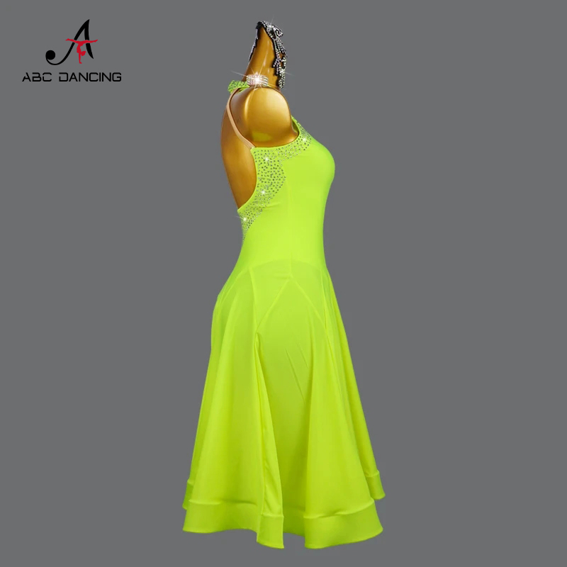 Novo Vestido de Dança Latina 2 - Women Formal Wear With Skirt avaliação e preço